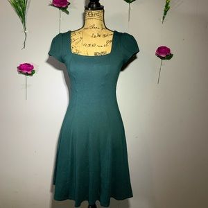 🥝 Flirty green dress